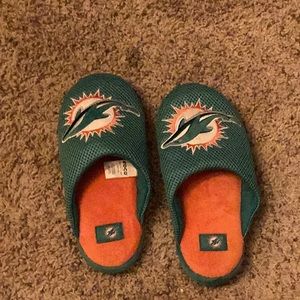 House Slippers size S (5-6) NWT